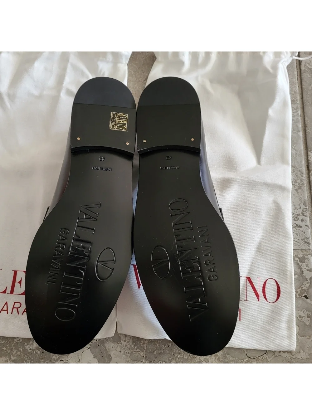Valentino Garavani VLogo Chain Loafers in Black/Gold Size 42 NEW +DustBag $1,150